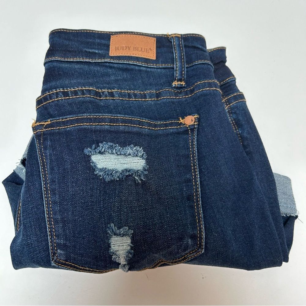 Judy Blue Mid-Rise Distressed Cuffed Denim Jean Shorts Style #1550 size Small